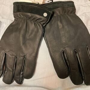 UGG Men's Capitan Gloves MEDIUM BROWN NWT Genuine Leather Faux Fur Phone Tech